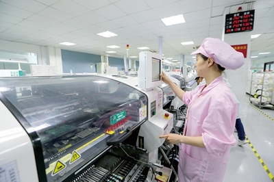 江蘇省啟東市新能源產(chǎn)業(yè)由傳統(tǒng)制造向&ldquo;智造&rdquo;轉變